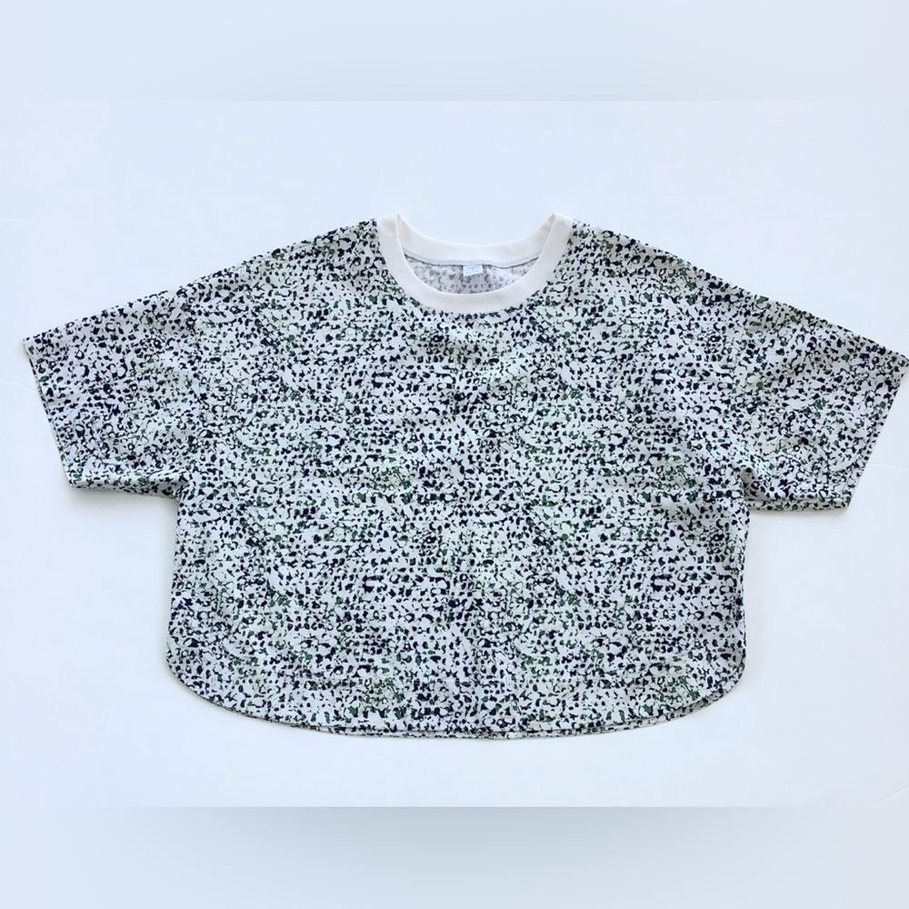 Old Navy White Speckled Crewneck Active Top with Green and Black Flecks